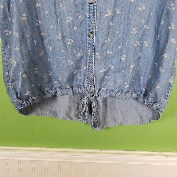 Sanctuary Women's Faded Pink Rose Button Up Drawstring Waist Chambray Top Sz L - Picture 4 of 8